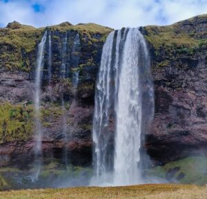 Islandia wycieczka wulkan minerały Seljalandsfoss