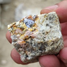 kamienie minerały molibdenit