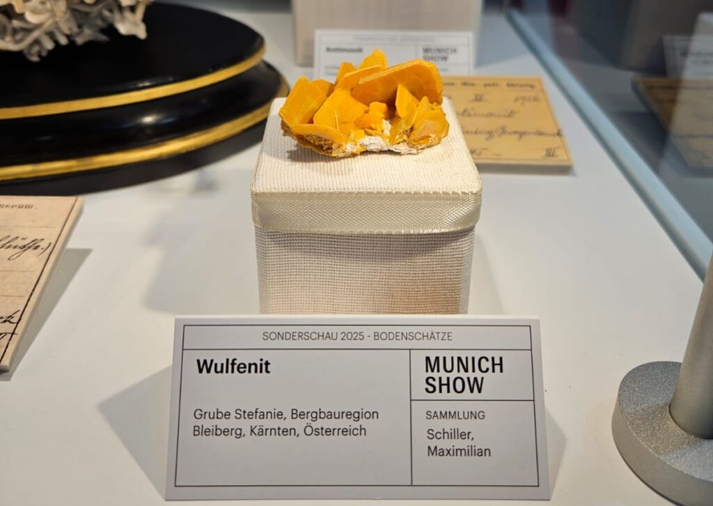 Wulfenit z kop. Stefanie, Bad Bleiberg, Austria. Grube Stefanie