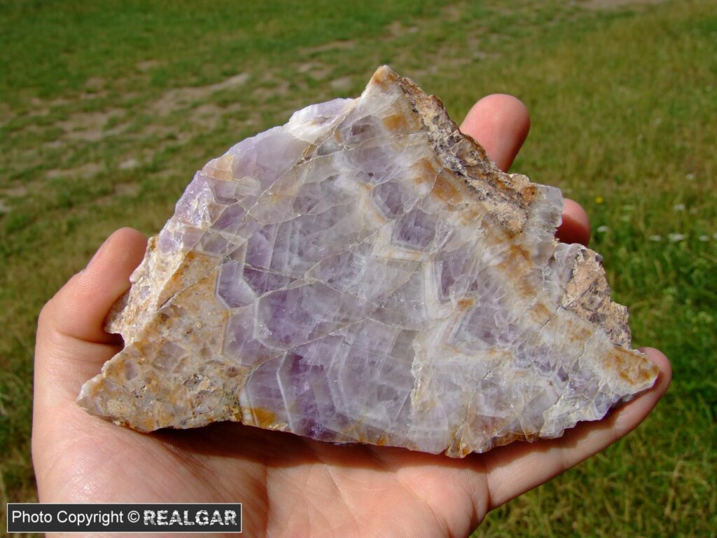 Ametyst szewronowy (sierżant) ze Złotych Jam w Szklarskiej Porębie