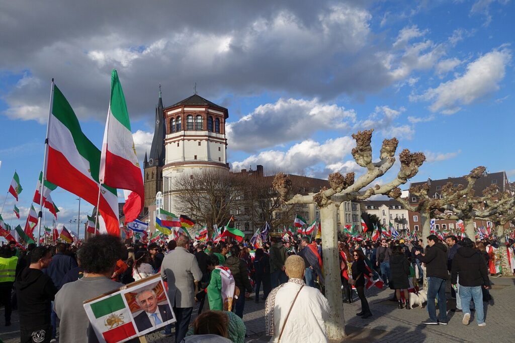 Iran atak USA demonstracje opozycji irańskiej Düsseldorf 2026