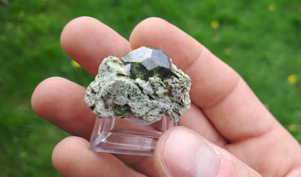 minerały Iranu demantoid góra Belqeys Iran minerały