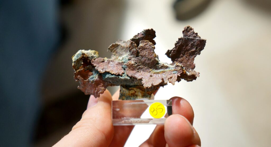 Iran zasoby naturalne miedź rodzima Taft minerały Iranu