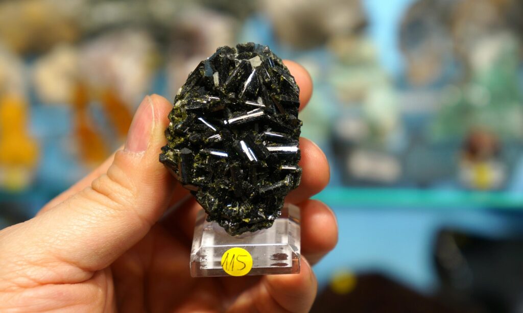 minerały Iranu epidot góra Khowrin geologia Iranu