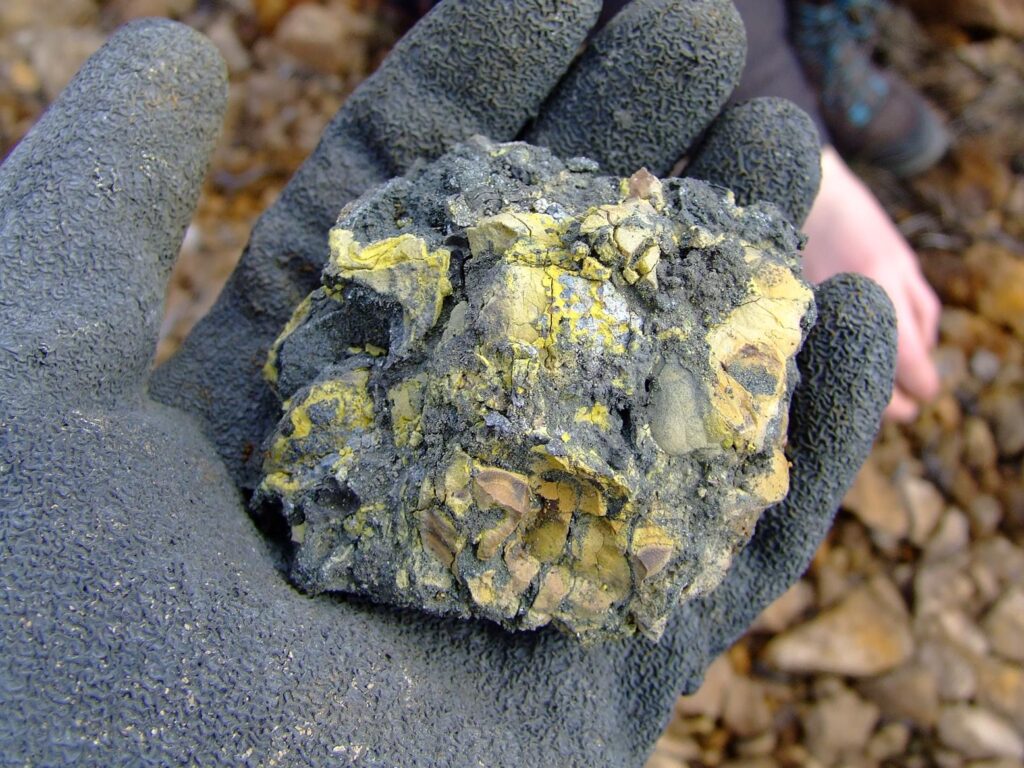 Greenockit na blendzie skorupowej hałdy kopalnia Orzeł Biały