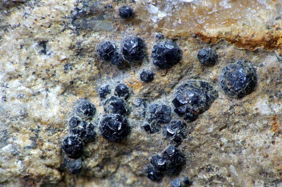 jak poprawnie nazywać minerały